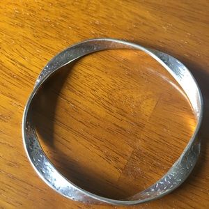 Ribbon bangle bracelet